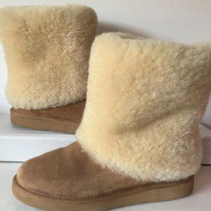 Women's chestnut suede shearling UGG boots, size 8